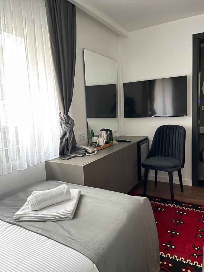 Etnomania Boutique Hotel Pristina Exterior photo