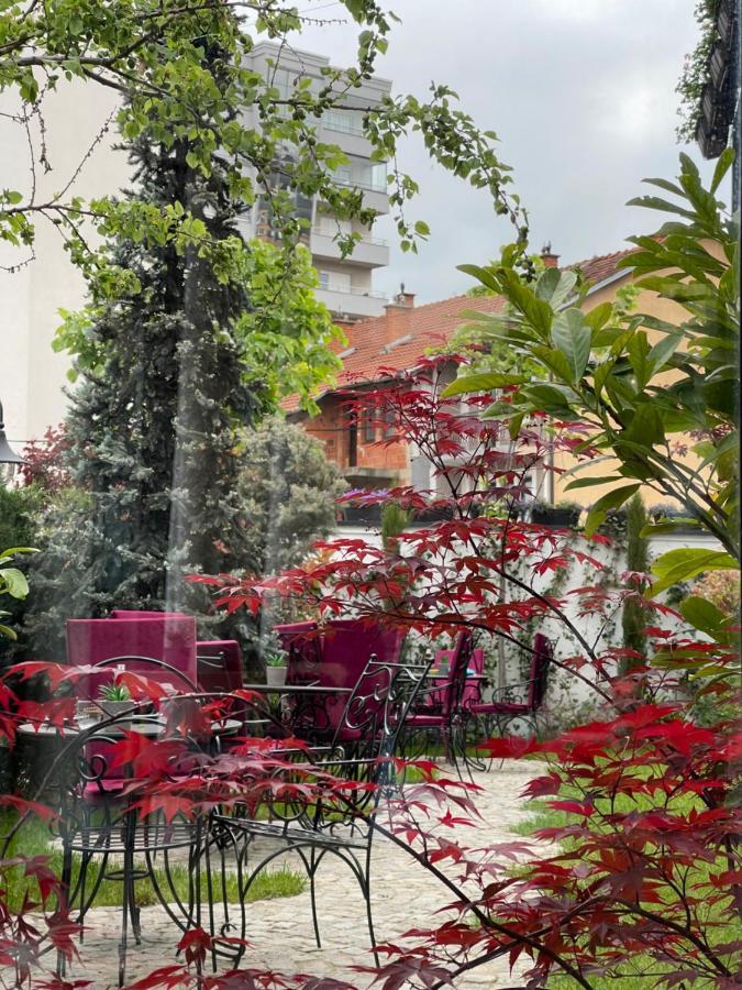 Etnomania Boutique Hotel Pristina Exterior photo