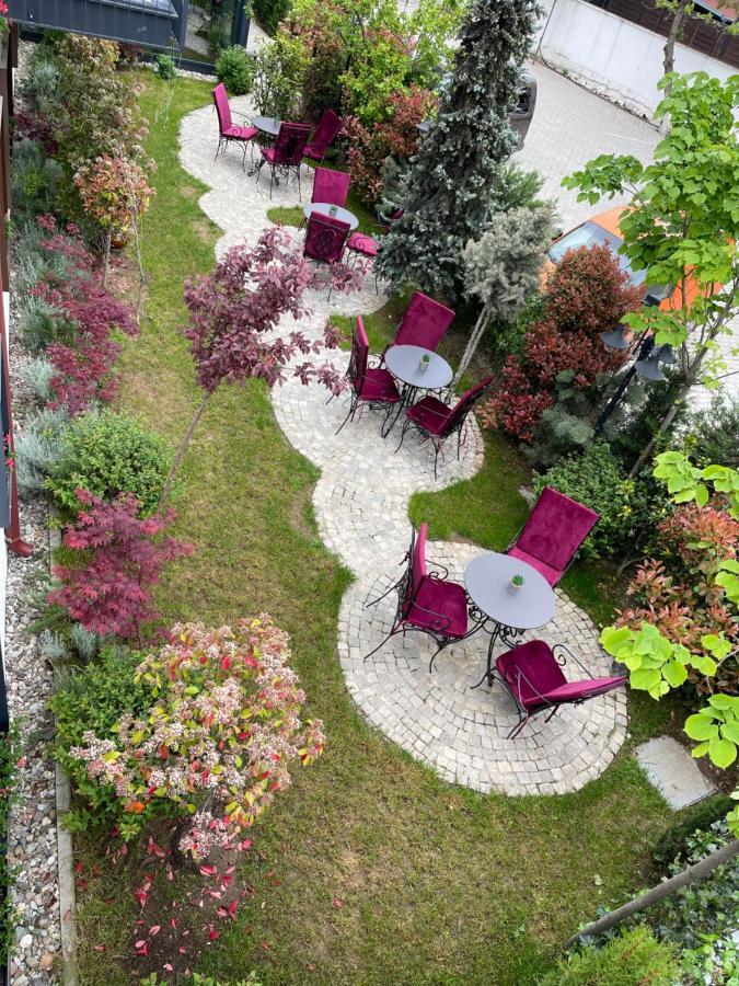 Etnomania Boutique Hotel Pristina Exterior photo